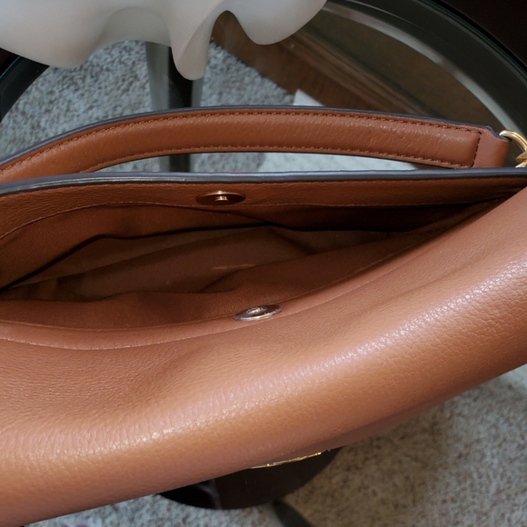 Tory Burch CHELSEA GOLD CHAIN SHOULDER BAG - Picture 6 of 8